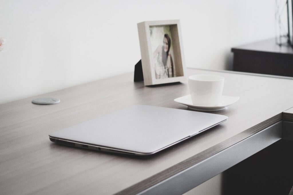 在宅正社員の年収相場を他職種と比較するとどうなる？