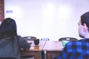 ホワイト企業の条件とは？あなたに合った職場を見つけるためのポイント解説！