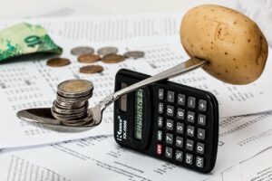 転職エージェントを利用するのに必要なお金はどれくらい？